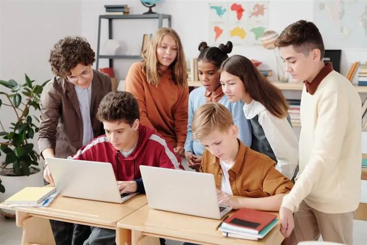 How to Teach Kids About Money: A Practical Guide by Age
